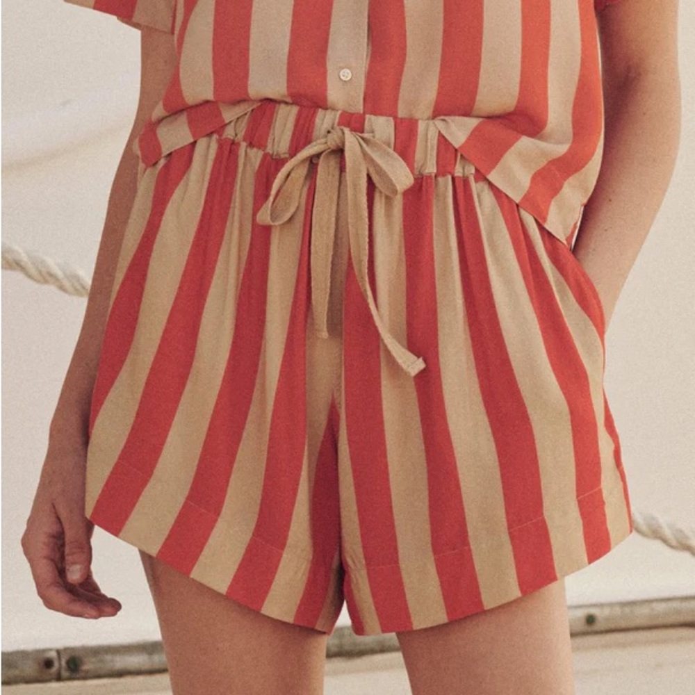 The Great. Bonfire Shorts in Sunset Stripe